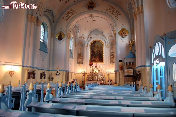 Immagine Dentro alla chiesa Art Nouveau di Santa Elisabetta, non distante dal centro di Bratislava, soprannominata come la Chiesa Blu