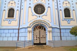 Bratislava, chiesa Art Nouveau di Santa Elisabetta (Modrý kostolík) © Florin Stana / Shutterstock.com