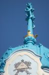 Particolare della cima della torre campanaria della chiesa di Santa Elisabetta a Bratislava, anche  chiamata come la chiesa blu