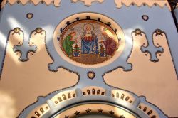 Dettaglio della facciata della particolaare chiesa di Santa  Elisabetta: tutti la chiamano come la Chiesa Blu di Bratislava