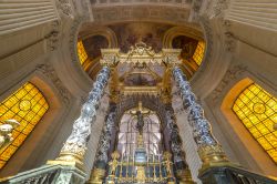 Immagine raffigurante l'interno della Dome des Invalides all'Hotel des Invalides, Parigi (Francia) - Dome des Invalides è l'altro nome con cui è conosciuta la cappella ...