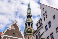 Il Campanile  alto  ben 123 metri, elegante e slanciato della chiesa luterana di San Pietro è diventato uno dei simboli del centro storico di Riga, oltre ad essere uno dei punti ...