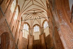 La navata maggiore della chiesa protestante di San pietro in centro a Riga in Lettonia - © Anton_Ivanov / Shutterstock.com 