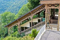 La funicolare è il mezzo più comodo per raggiungere i lSacro Monte di Varese - © Massimo De Candido / Shutterstock.com