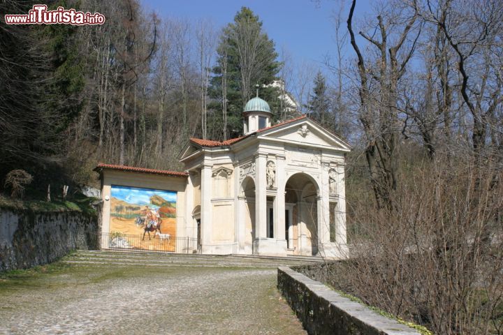 Immagine Cappella della via crucis del Sacro Monte di Varese- © Luca Grandinetti / Shutterstock.com