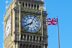 L'Union Flag garrisce di fronte alla Elisabeth ...