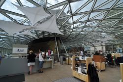 Shop e biglietteria all'interno del museo del Cutty Sark di Londra