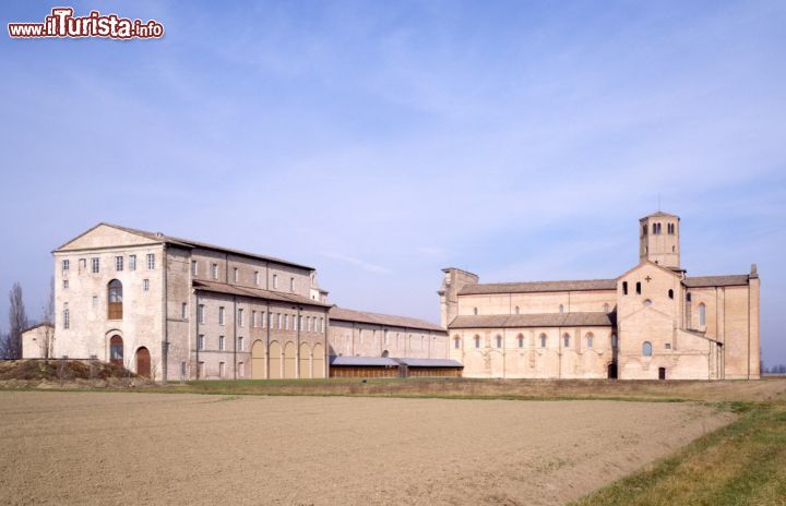 Immagine La Certosa di Paradigna, descritta da Stendhal, a nord di PArma, è la sede CSAC il Centro Studi Archivio Comunicazione - Foto Paolo Rosselli