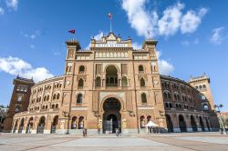 L'ingresso monumentale della Plaza de Toros ...