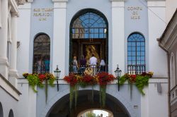 La Cappella di Nostra Signora della Porta dell'Aurora venne costruita nel 1671 e costuisce un dipinto del secolo precedente, meta di numerosi pellegrinaggi - © Birute Vijeikiene / Shutterstock.com ...
