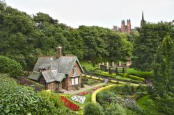 Casa nei Princes Street Gardens, Scozia - E' uno degli angoli verdi più frequentati da residenti e turisti provenienti da tutto il mondo. Princes Street Gardens si estendono per circa ...