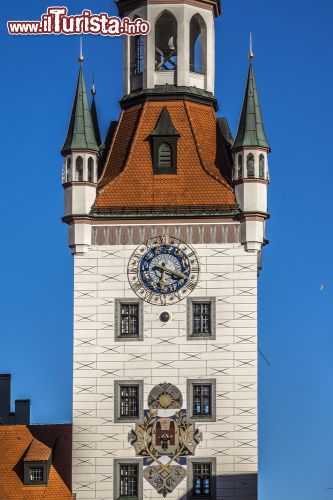 Immagine La torre della Altes Rathaus il vecchio municpio di Monaco, sul lato orientale di Marienplatz - © Kiev.Victor / Shutterstock.com