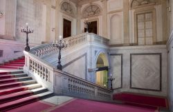 Gli eleganti interni di Palazzo Reale a Milano: ...