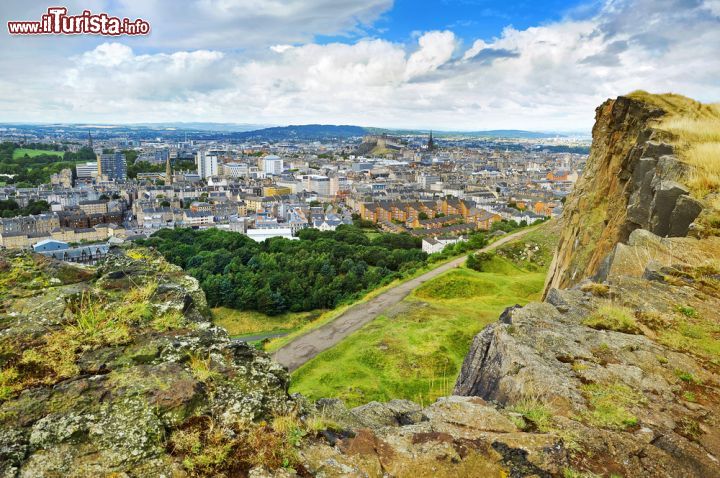 Immagine Il Vulcano di Edimburgo, Arthur's Seat è il belvedere più famoso della città scozzese - © Kalmatsuy / Shutterstock.com