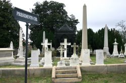 La visita al monumentale cimitero di Hollywood, a Los Angeles - © Heath Oldham / Shutterstock.com