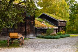 Uno scorcio delle storiche case del villaggio Skansen a Stoccolma, in Svezia - © Roman Vukolov / Shutterstock.com