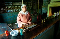 Dentro all'antica farmacia dello Skansen Museum di Stoccolma- © dean bertoncelj / Shutterstock.com 