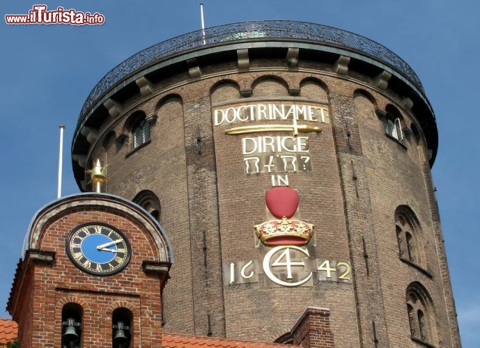 Immagine Voluta da Re Cristiano IV la Torre Rotonda ospita uno storico osservatorio astronomico, tutt'ora in funzione - © Mary Lane / Shutterstock.com