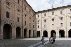 Interno del Palazzo della Pilotta dove di trova la Galleria Nazionale di Parma- © Valeri Potapova / Shutterstock.com 