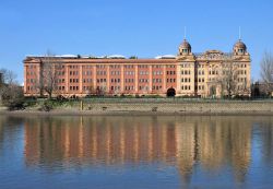 L'antico Harrods Furniture Depository, oggi ...