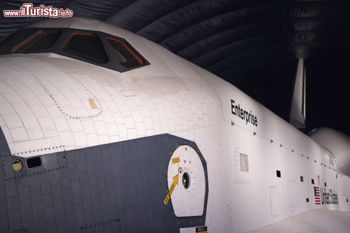 Immagine Un primo piano della navetta Enterprise, una del programma Space Shuttle e che è oggi esposta presso l'Intrepid Sea, Air and Space Museum di New York City- © Frank11 / Shutterstock.com