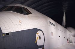 Un primo piano della navetta Enterprise, una del programma Space Shuttle e che è oggi esposta presso l'Intrepid Sea, Air and Space Museum di New York City- © Frank11 / Shutterstock.com ...