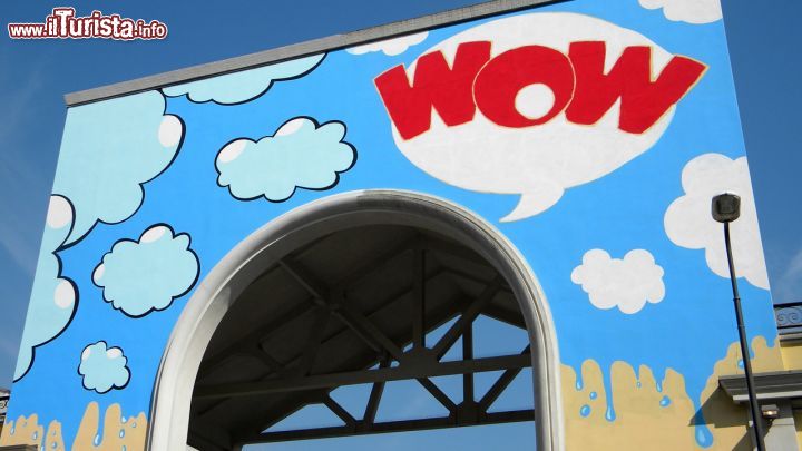 Immagine Il colorato ingresso di WOW Spazio Fumetto, il divertente museo in Viale Campania 12 a Milano