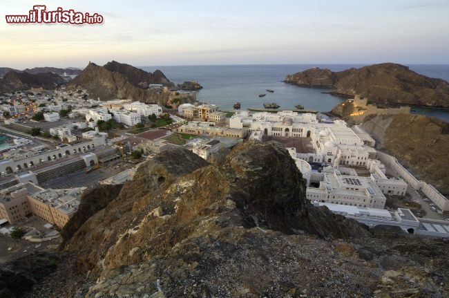 Veduta aerea di Muscat - Copyright Ufficio del Turismo del Sultanato dell'Oman