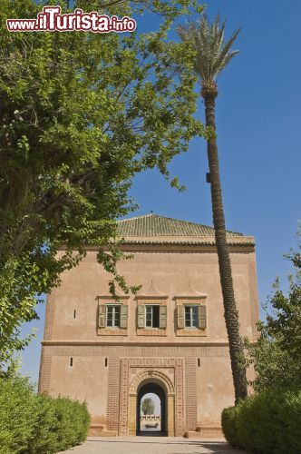 Immagine Il padiglione dei Giardini Menara di Marrakech, voluti dal sultano Sidi Muhammad ibn Abdallah - © Anibal Trejo / Shutterstock.com