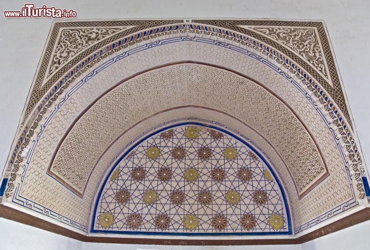 Immagine Il sultano Sidi Muhammad ibn Abdallah fece costruire l'elagante Padiglione che domina il complesso dei Giardini di Menara di Marrakech - © Anibal Trejo / Shutterstock.com