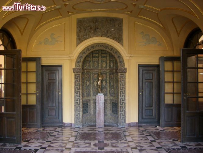 Immagine Hall di ingresso della parte più antica del museo Lenbachhaus a Monaco di Baviera