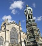 La facciata ovest della Cattedrale di St. Giles ...