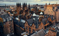 Il Royal Mile di Edimburgo visto dall'alto ...