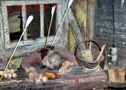 Visita al London Dungeon, Londra - Situato a fianco del London Eye e del Sea Life London Aquarium, il museo della storia orribile raccoglie alcuni dei più efferati episodi della storia ...