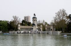 Lago del Parco del Buen Retiro