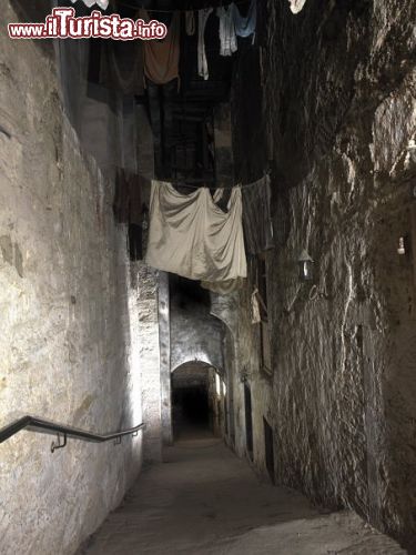 Immagine Un cunicolo della Edimburgo sotterranea, lo potete vedere partecipando al tour guidato al Mary King's Close - © www.realmarykingsclose.com