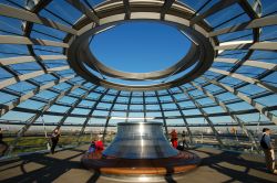 La splendida terrazza panoramica del Reichstag di Berlino - © Philip Lange / Shutterstock.com 