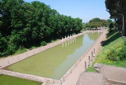 Il Canopus di Villa Adriana è una delle attrazioni del parco archeologico di Tivoli - © Drimi / Shutterstock.com