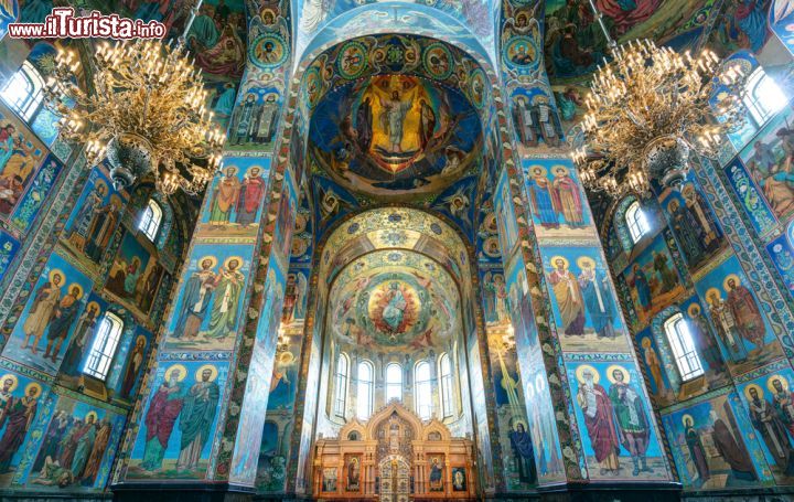Immagine I ricchi mosaici della Chiesa del Sangue Versato a San Pietroburgo si estendono su una superficie di 7000 metri quadrati, forse la più grande superficie a mosaico del mondo - foto © Viacheslav Lopatin / Shutterstock.com