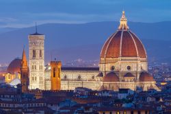 Una classica cartolina da Firenze: il Duomo di ...