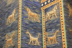 Mura dell'antica città di Babilonia, ricostruite al Pergamon Museum di Berlino - © mary416 / Shutterstock.com