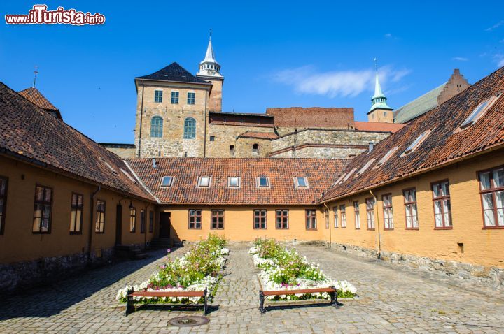 Immagine La coorte interna della fortezza di Akershus ad Oslo, la capitale della Norvegia - © Anton_Ivanov / Shutterstock.com