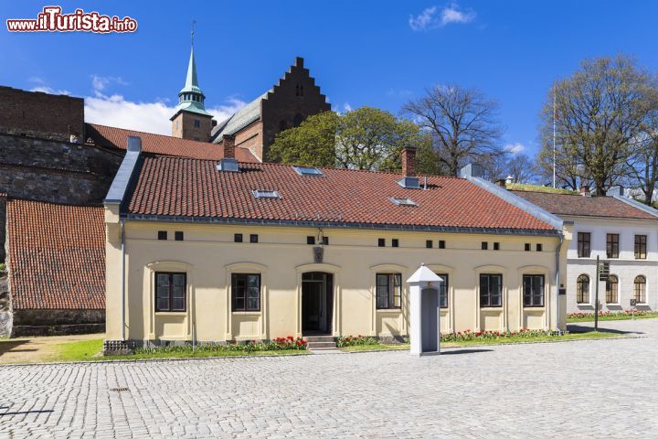 Immagine Edifico del corpo di guardia e garitta all'interno del Castello di Akershus - © Stavrida / Shutterstock.com