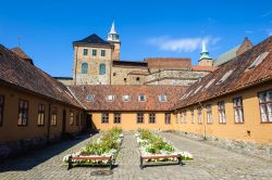 La coorte interna della fortezza di Akershus ad Oslo, la capitale della Norvegia - © Anton_Ivanov / Shutterstock.com