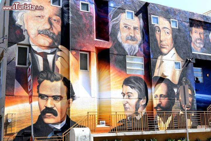 Immagine Murales a Muscle Beach la spiaggia dei culturisti a Venice, a Los Angeles- © photogolfer / Shutterstock.com
