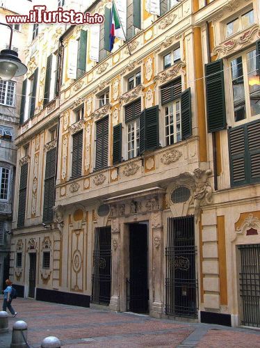 Immagine La ricca facciata di Palazzo Spinola a Genova, sede della Galleria Nazionale