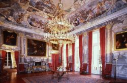 Il salone del secondo piano di Palazzo Spinola, una dimora storica a Genevo, che ospita la Galleria Nazionale