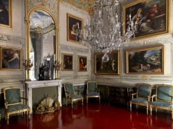 Il salotto verde, dentro alla dimora storica di Palazzo Spinola a Genova