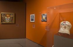 Una stanza della grande mostra dedicata a Frida Khalo, che si svolse all'interno delle Scuderie del Quirinale