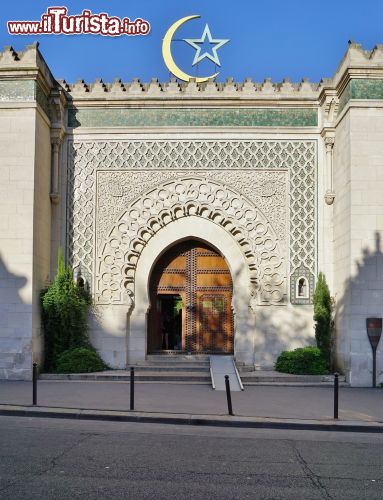 Immagine Ingresso alla Grande Moschea di Parigi - © EQRoy / Shutterstock.com